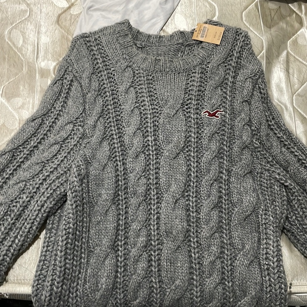Hollister dudes X Large thick gray sweater